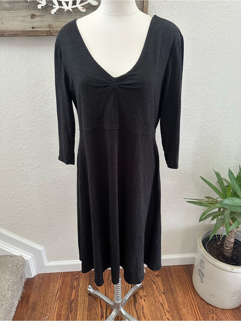 Toad&Co Rosalinda Classic Black V-Neck Women’s Dress size Large